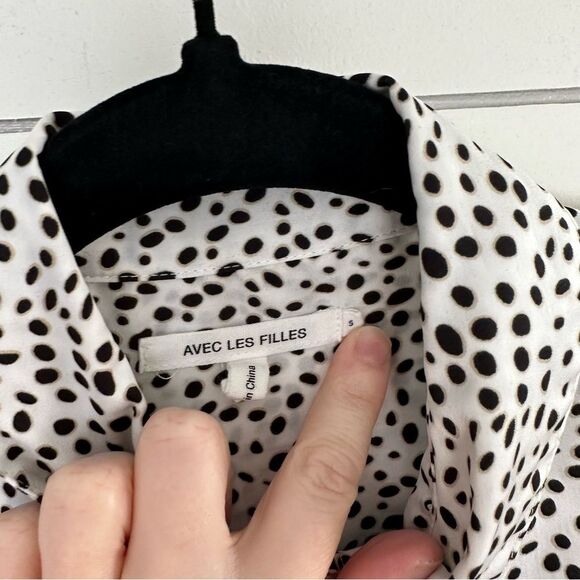 Avec Les Filles Women’s Small Animal Print Button Down Blouse - Picture 3 of 5